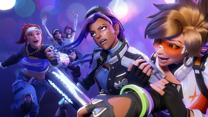 Overwatch 2 x Le Sserafim collaboration with Tracer and Sombra