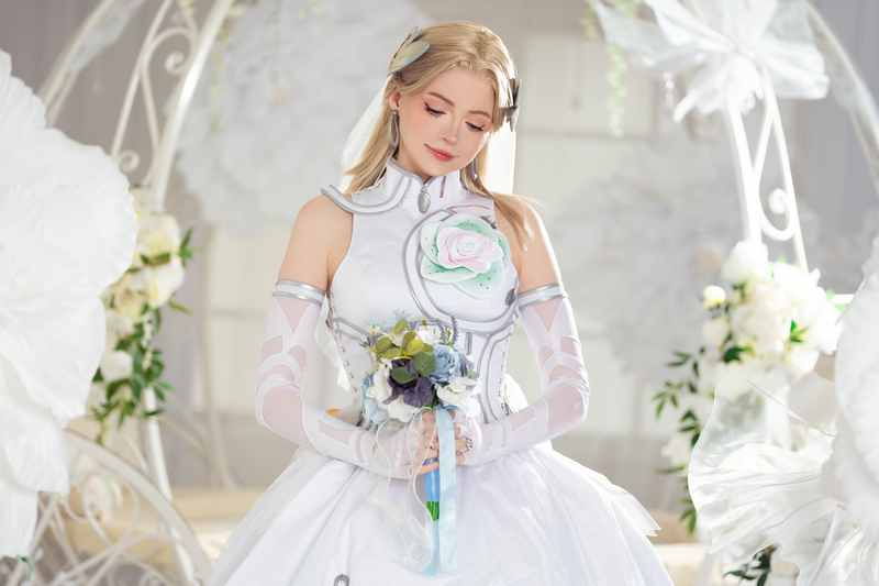 PeachMilky as Invisible Woman in a wedding dress