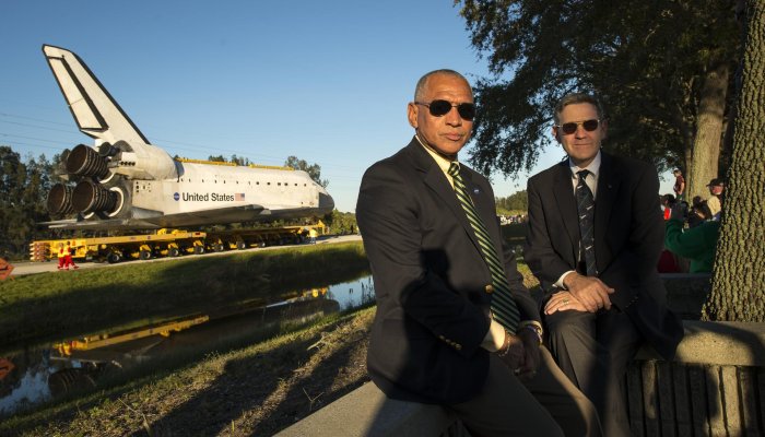 Charles Bolden and Robert Cabana with Space Shuttle Atlantis