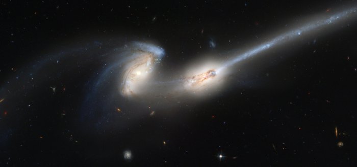 The Mice Galaxies NGC 4676 Interacting in Space