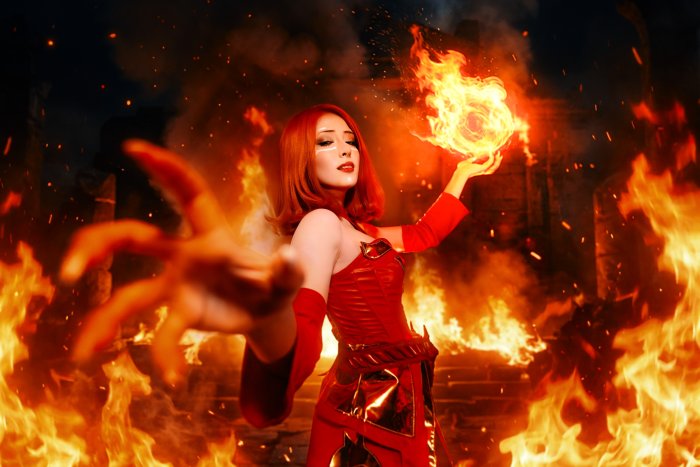 Lina Cosplay from Dota 2 with Fire Magic