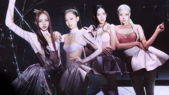 BLACKPINK Members Lisa Jennie Jisoo and Rosé