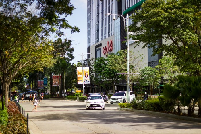 Street Scene in Front of Ayala Malls