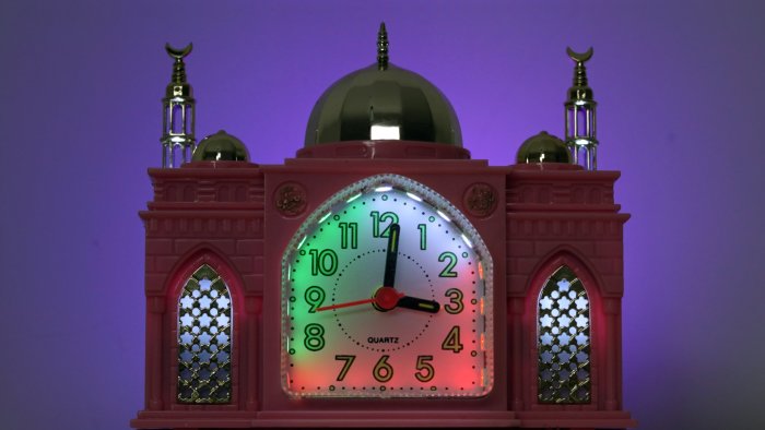 Mosque-Shaped Alarm Clock from Crows Are White