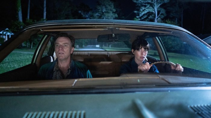 Ewan McGregor and Anne Hathaway in Flowervale Street