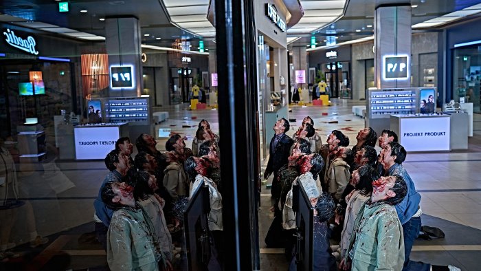 Infected Crowd in a Mall from Colony