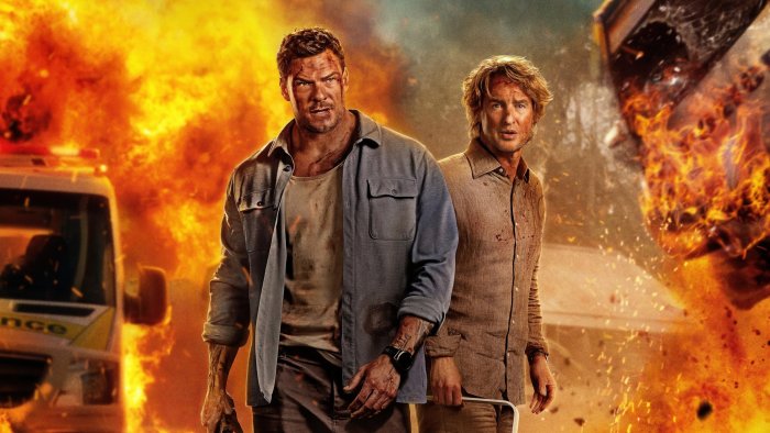 Alan Ritchson and Owen Wilson in Runner