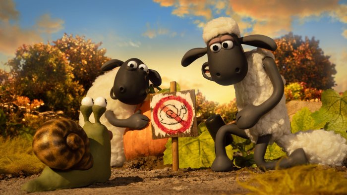 Shaun the Sheep and Snail in Mossy Bottom