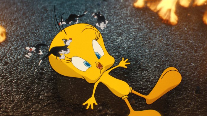 Dizzy Tweety Bird with tiny Sylvesters from Looney Tunes