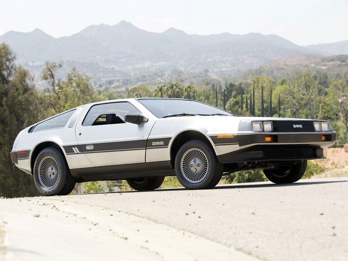 1981 DeLorean DMC-12 sport car