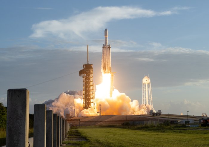 SpaceX Falcon Heavy Rocket Launching from Kennedy Space Center
