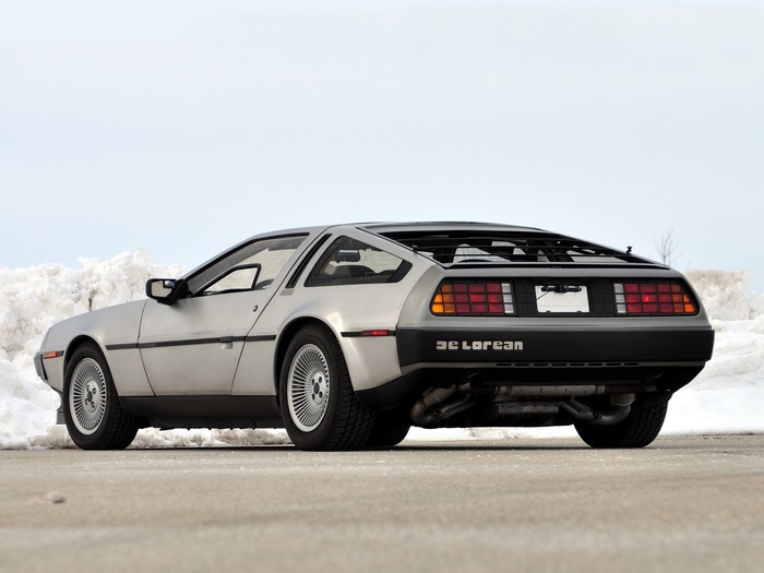1981 DeLorean DMC-12 rear view