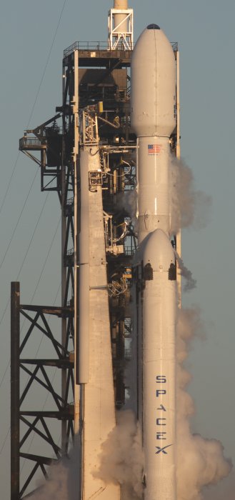 SpaceX Falcon Heavy Rocket on Launchpad