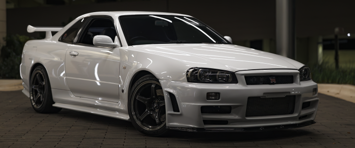 White Nissan Skyline R34 GT-R