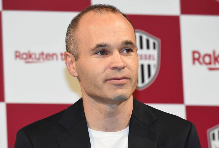 Andrés Iniesta in front of Rakuten logo