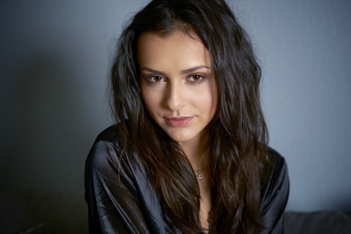 Model with Black Hair and Brown Eyes in 4K