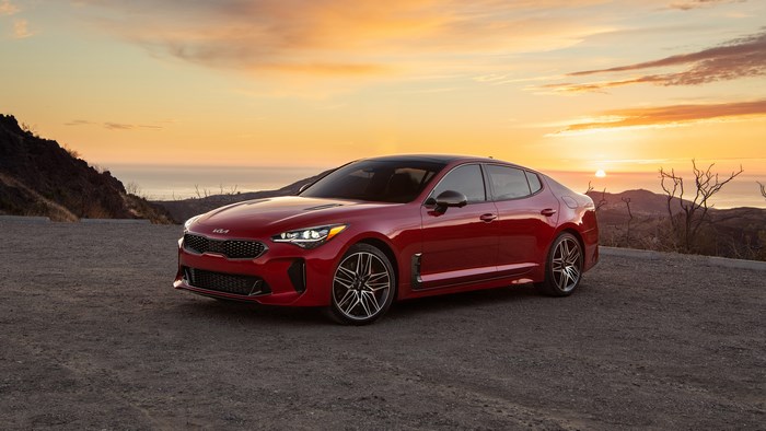 Red Kia Stinger 4K