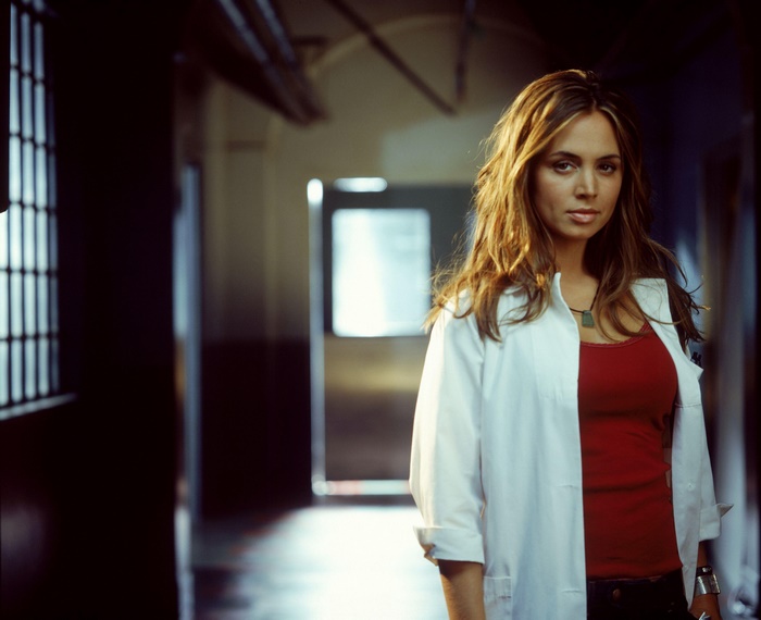 Eliza Dushku as Tru Davies in Dramatic Scene