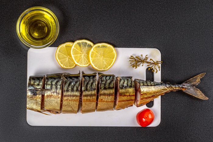 Sliced Fish with Lemon and Oil in 4K