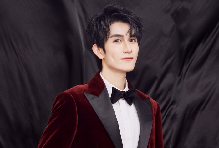 Zhu Zanjin in a red velvet suit