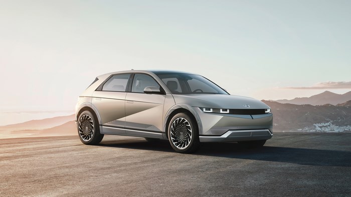 Hyundai Ioniq 5 4K Silver SUV