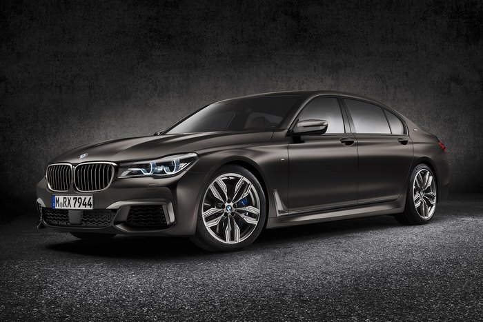 2017 BMW M760Li xDrive Sedan