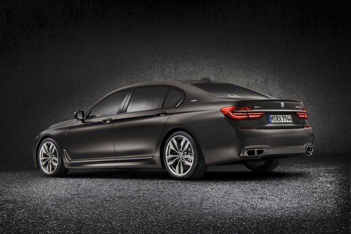 2017 BMW M760Li xDrive Sedan