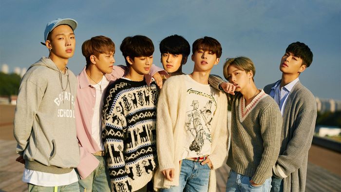 iKON members posing outdoors