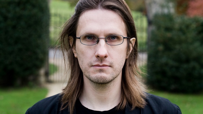 Steven Wilson wearing glasses outdoors