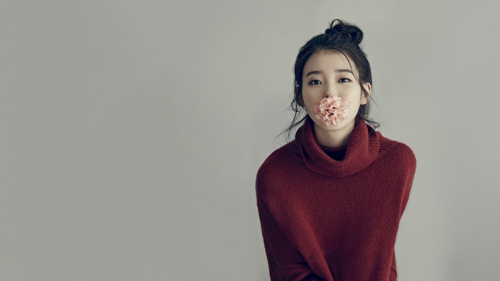 Asian Model Wearing Burgundy Turtleneck 4K