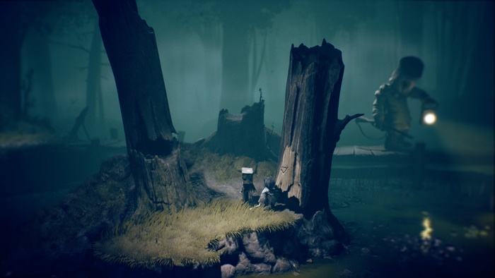 Mono from Little Nightmares II in a foggy forest