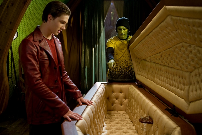 Darren and Evra from Cirque du Freak with a coffin