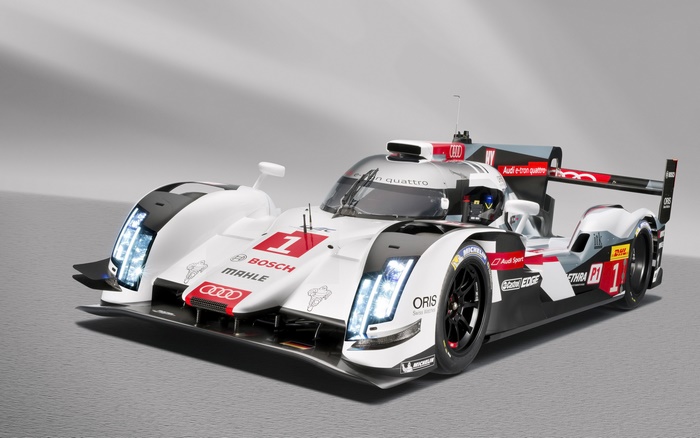 2014 Audi R18 E-Tron Quattro LMP1 Race Car