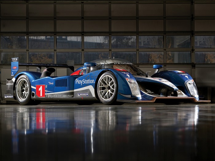 Peugeot 908 HDI FAP race car