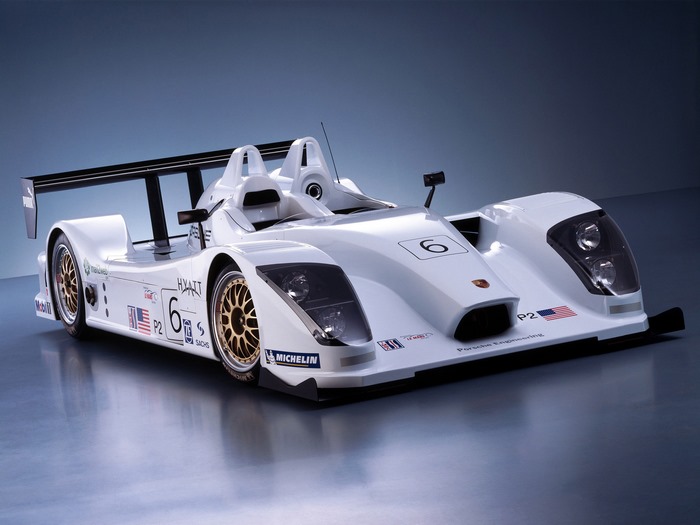 White Porsche LMP2-RS Spyder race car with number 6