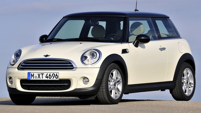 2010 Mini Cooper White Car