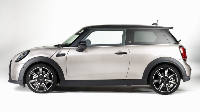 2021 Mini Cooper S side view