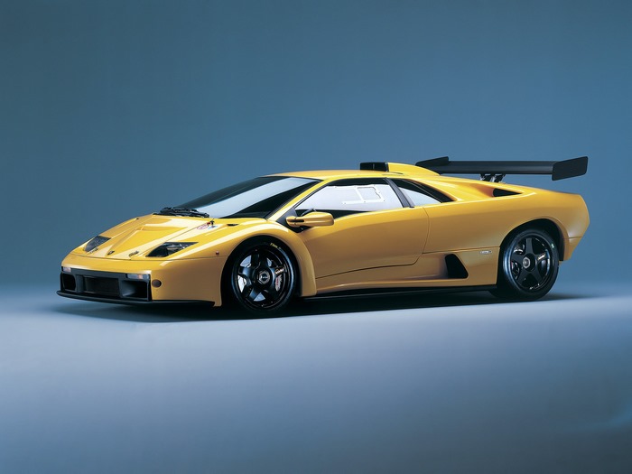 Yellow Lamborghini Diablo GTR 2000
