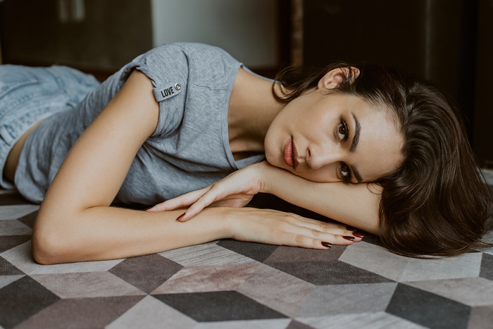 Brunette Woman with Brown Eyes in 4K