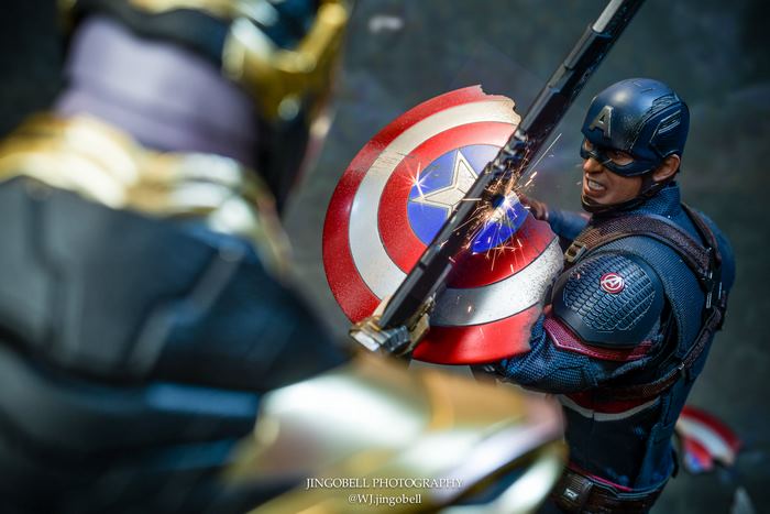 Captain America from Avengers 4 fighting Thanos