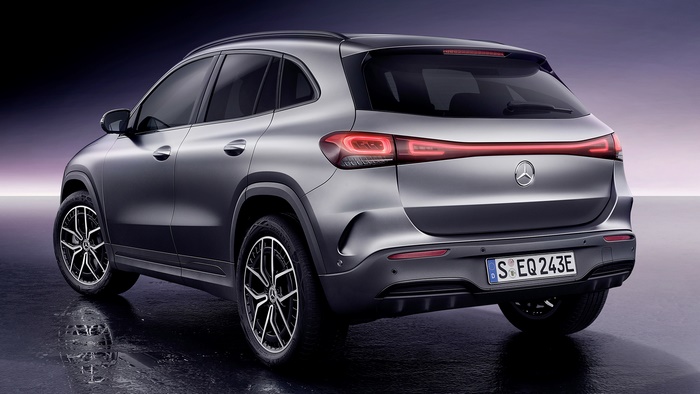 2021 Mercedes-Benz EQA AMG Line electric crossover