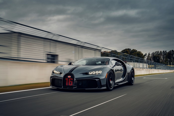 Bugatti Chiron Pur Sport 4K, Supercar, Bugatti Chiron, Sport Car, Car ...