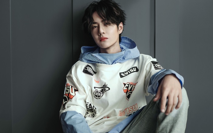 Wang Yibo in Evisu hoodie 4K