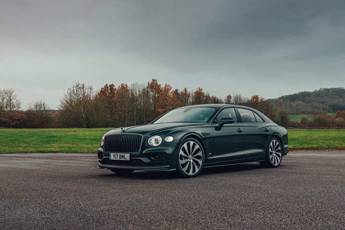 Bentley Flying Spur V8 4K