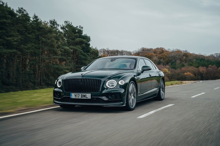 Bentley Flying Spur V8 4K