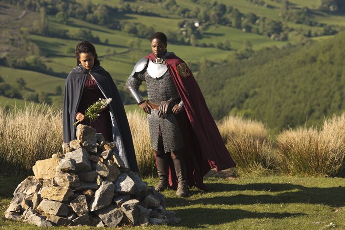 Elyan and Gwen from Merlin grieving