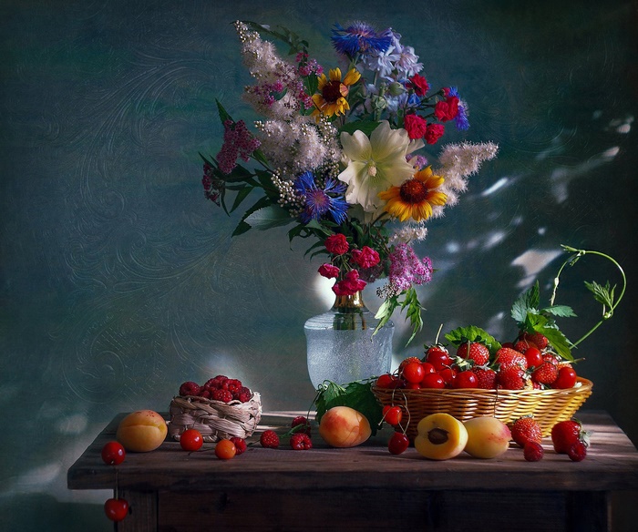 Still life with bouquet and fruits