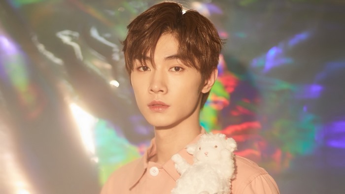 Song Ji Yang with a stuffed sheep
