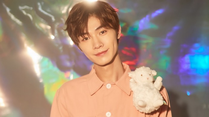 Song Ji Yang with a stuffed sheep