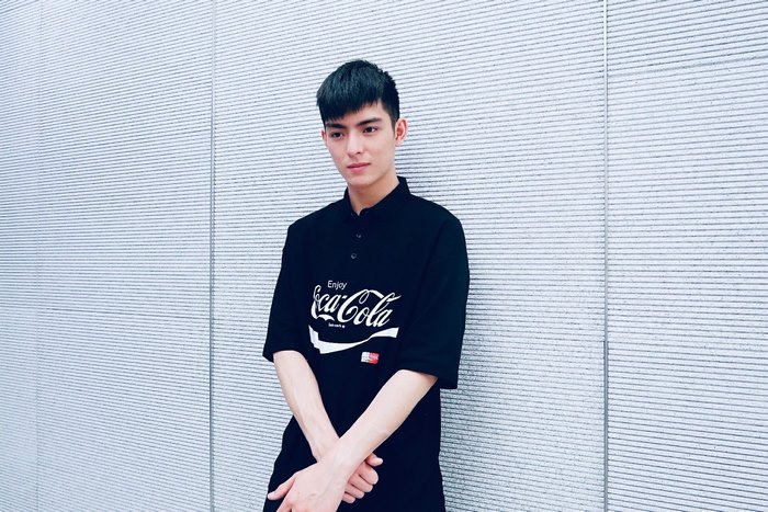 Wang Hao Xuan wearing Coca-Cola shirt
